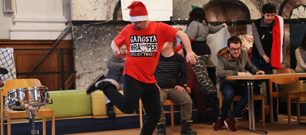 Weihnachtsfeier Breakdance