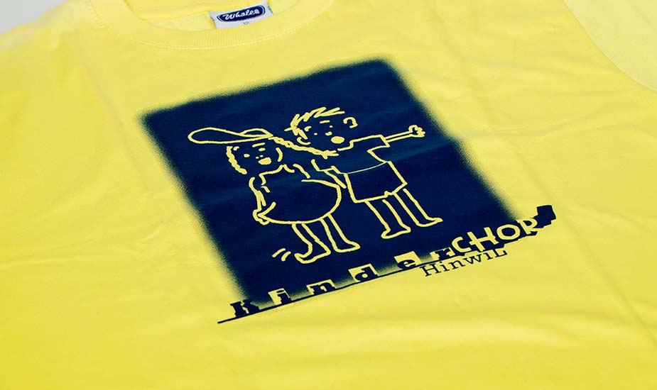 T-Shirt gelb bedruckt